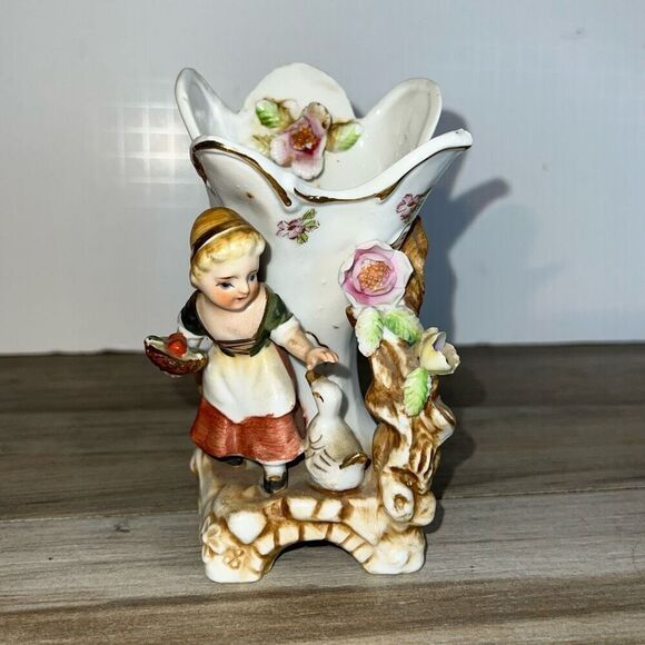 Vintage UCAGCO Porcelain Girl Feeding Geese Fine Detailed Porcelain Vase Gift - Picture 1 of 9